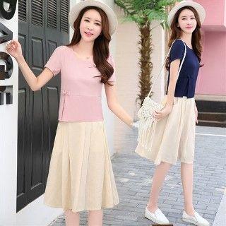 Set: Short-sleeve Top + Plain Skirt