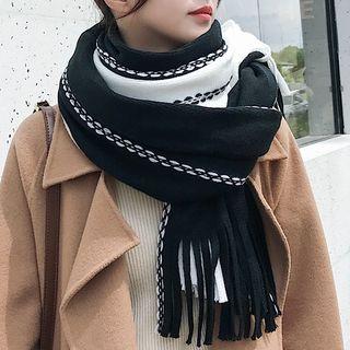 Contrast Stitching Fringed Scarf