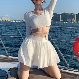 Long Sleeve V-neck Open Back Cropped T-shirt / Pleated Mini A-line Skirt
