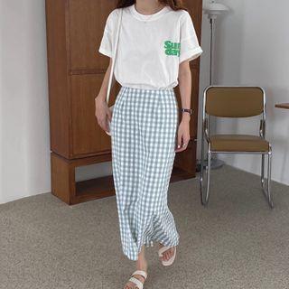 Short-sleeve Lettering T-shirt / Gingham Midi A-line Skirt
