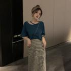 Cutout Plain T-shirt / Slit Checked Midi Skirt