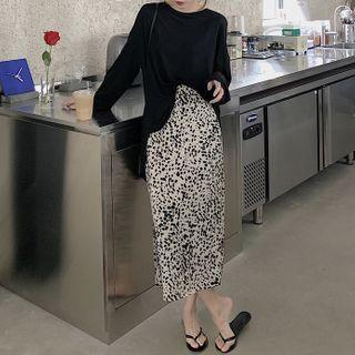 Long-sleeve Plain Open-back T-shirt / High-waist Leopard Long Skirt