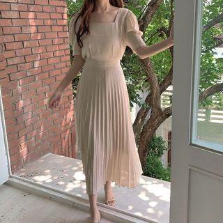Puff-sleeve Square-neck Midi A-line Pleated Dress