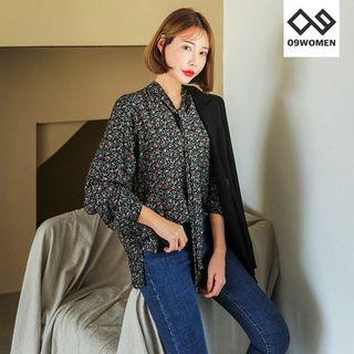 Plus Size Beribboned Floral Blouse