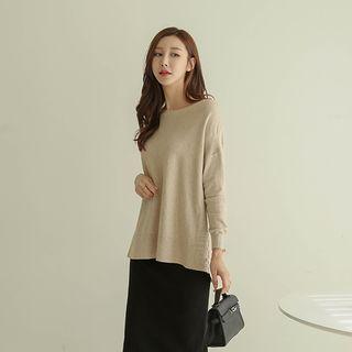 Dip-back Lightweight Sweater