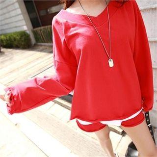 Set: Strappy V-neck Sweatshirt + Shorts