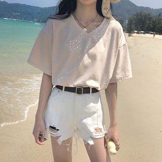 V-neck Short-sleeve T-shirt / Sweatshorts
