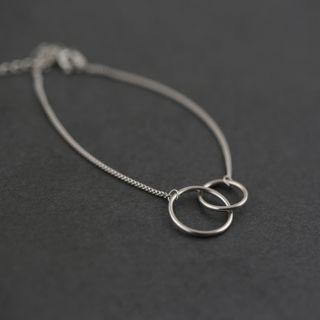 Plain Loop Bracelet