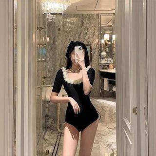 Short-sleeve Floral Open-back Swimsuit