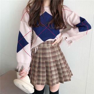 Diamond Pattern Sweater / High Waist Pleated Skirt
