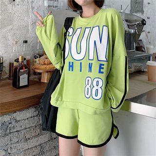 Set: Printed Long-sleeve Oversize T-shirt + Contrast Trim Shorts
