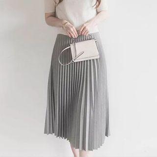 Set: Short-sleeve Bow Panel Knit Top + High-waist Plain Pleated Skirt