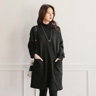 Mock-neck Dual-pocket Pullover Dress