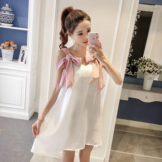Spaghetti-strap Loose-fit V Neck Bow Dress