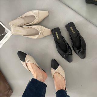 Twisted Pointy-toe Mules