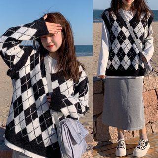 Detachable Sleeves Argyle Sweater Black - One Size