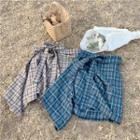 Short-sleeve T-shirt / Plaid Asymmetric A-line Skirt