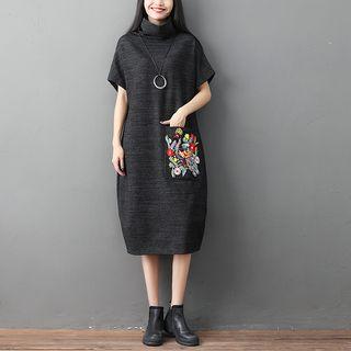 Applique Short-sleeve Mock Neck Knit Dress