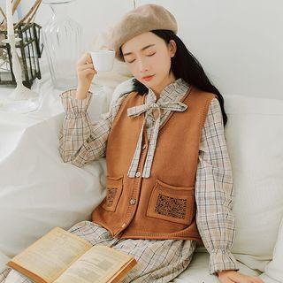 Print Buttoned Knit Vest