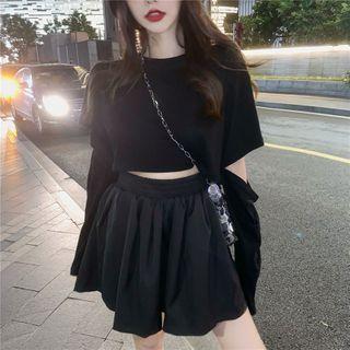 Detachable-sleeve T-shirt