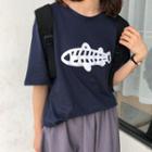 Fish Print Short-sleeve Top Navy Blue - One Size