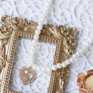 Faux Pearl Alloy Heart Pendant Choker Heart Pendant Necklace - One Size