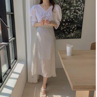 Short-sleeve V-neck Top / Floral Midi A-line Skirt