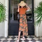 Short-sleeve Plain T-shirt / Tie-waist Flower Midi Skirt