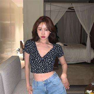 Flower Print Short-sleeve Crop Top Black - One Size