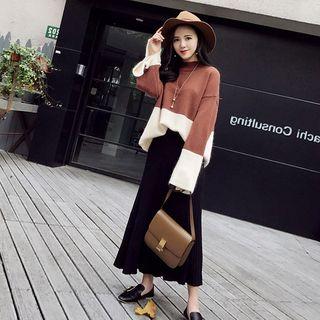 Two-tone Sweater / Maxi A-line Knit Skirt / Set