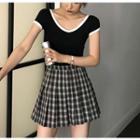 Contrast Trim Short-sleeve T-shirt / Plaid Pleated Skirt