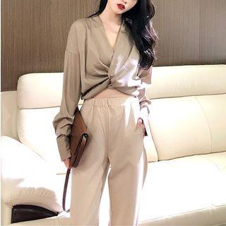 Twisted Tie-back Blouse / Plain Harem Pants