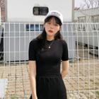 Crew-neck Short-sleeve Cropped T-shirt