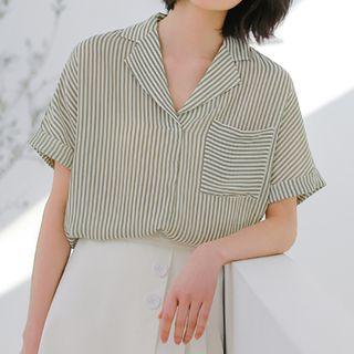 Short-sleeve Notch Lapel Striped Shirt Light Green - One Size