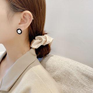 Flower Ear Stud 1 Pair - E2618 - Black & White - One Size