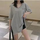 Asymmetric Hem Slit-side V-neck Loose T-shirt