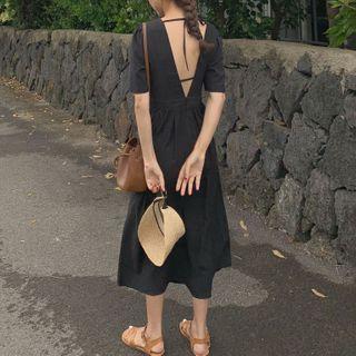 Short-sleeve Open Back Midi Dress Black - One Size