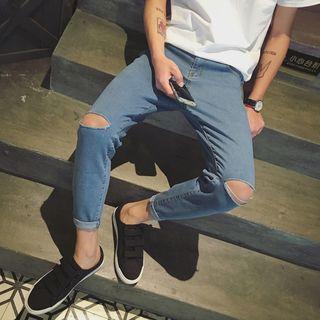 Knee Ripped Jeans
