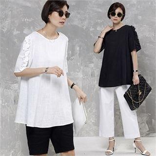 Filled-side Button-back Linen Blouse