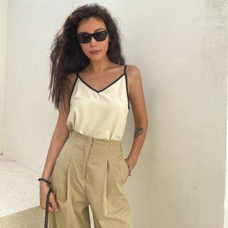 V-neck Two Tone Cropped Tank Top