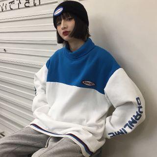 Turtleneck Two-tone Panel Lettering Sweatshirt