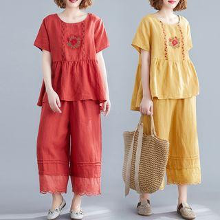 Set: Flower Embroidered Short-sleeve Blouse + Cropped Wide-leg Pants
