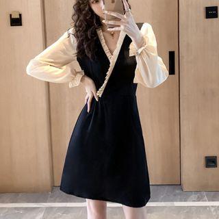 Ruffled V-neck Long-sleeve Mini A-line Dress