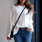 Long-sleeve Round-neck Drop-shoulder T-shirt