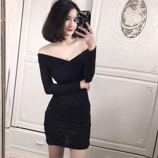 Off Shoulder V-neck Knit Sheath Dress