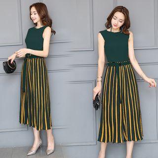 Set: Sleeveless Top + Pleated Pants