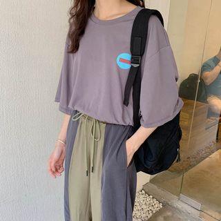 3/4-sleeve Printed T-shirt / Color Block Harem Pants