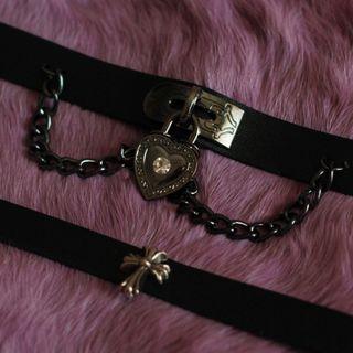 Alloy Pendant Faux Leather Choker