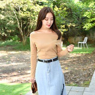 Choker-neck Off-shoulder Long-sleeve Top