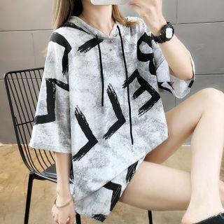 Elbow-sleeve Hood Lettering T-shirt